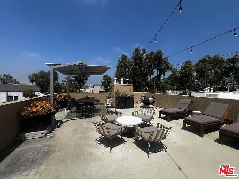 750 N Kings Rd #210 — Photo 12