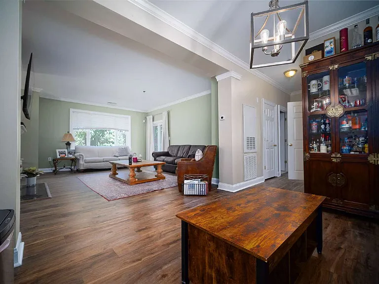5609 Fairview Rd #3 — Photo 8