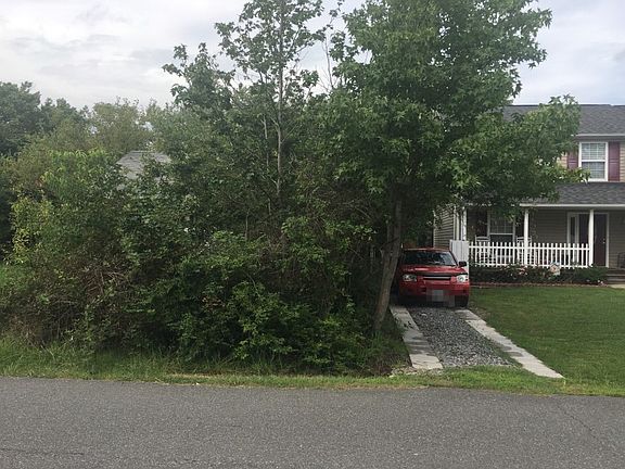 2nd image of 112 Mosby St