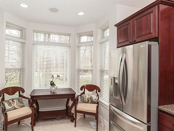 4th image of 9275 The Woodlands Trl