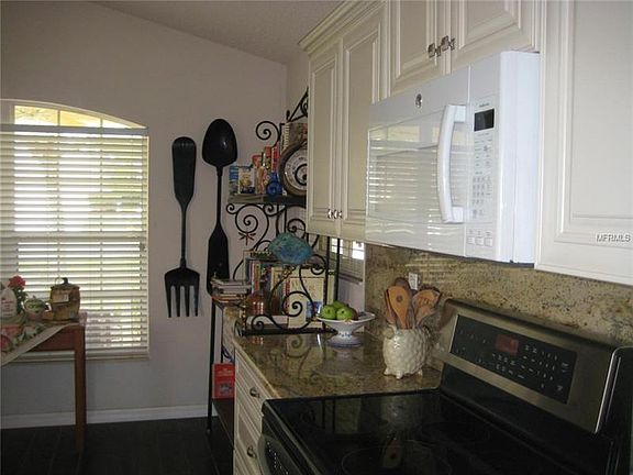 5th image of 4396 Sambourne St
