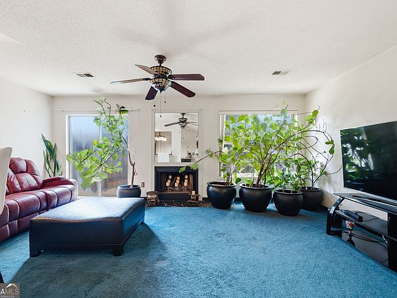 2nd image of 3641 Diamond Cir