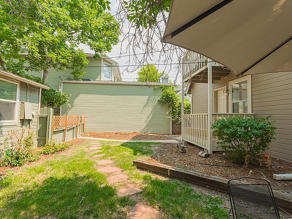 2030 Grove B Exterior