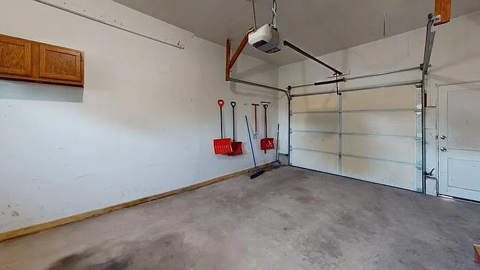 1109 E Indiana Ave — Photo 13