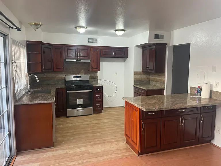 16026 Timberhill Ln — Photo 3