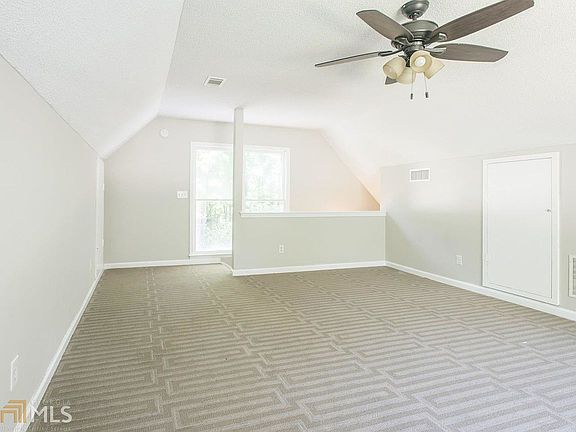 3rd image of 1025 Crown Corners Dr #16