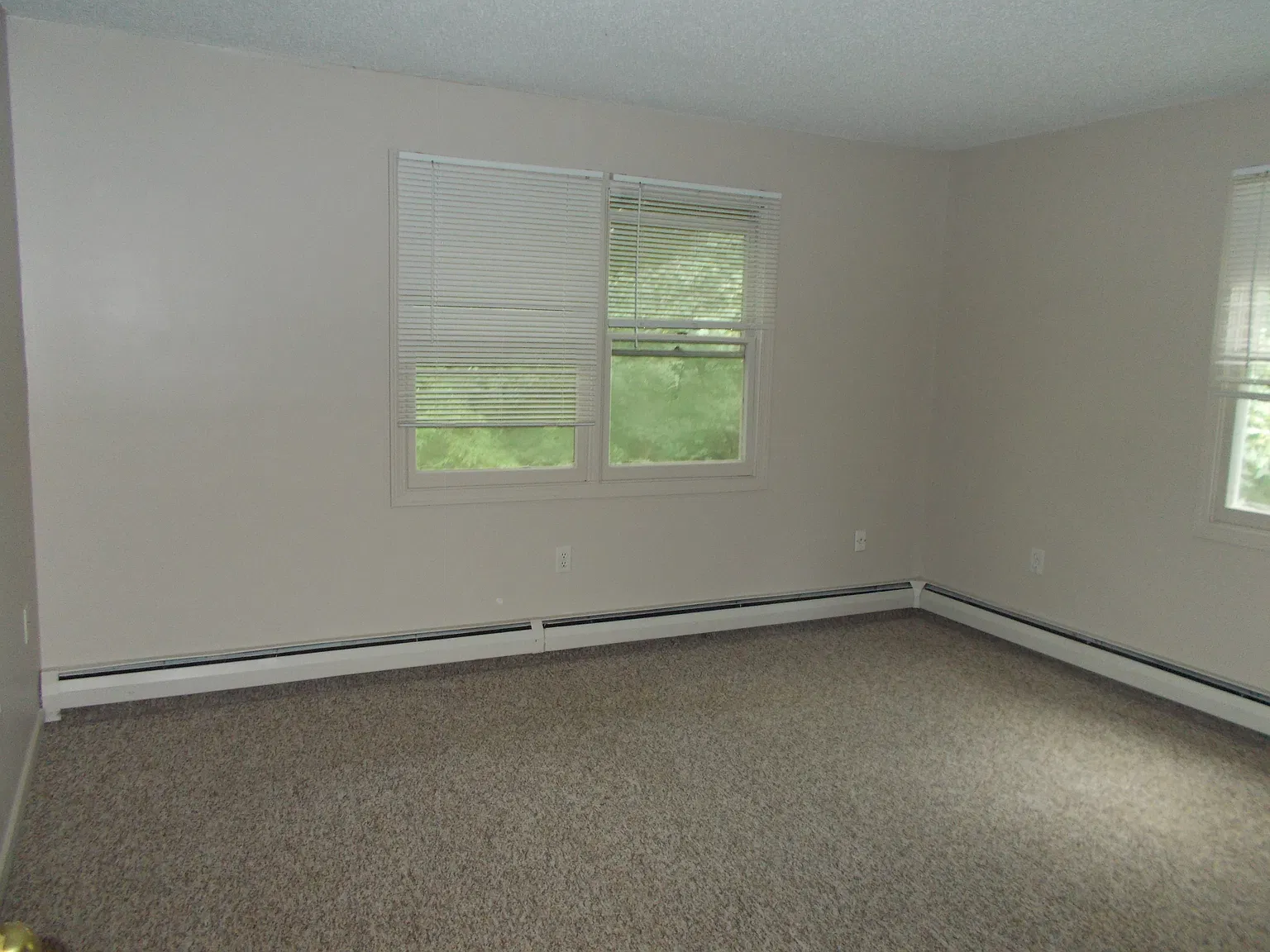 2 bed, 812 sqft, $1,900 — Photo 3
