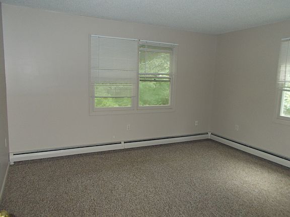 3rd image of 12 Saint James Pl #509