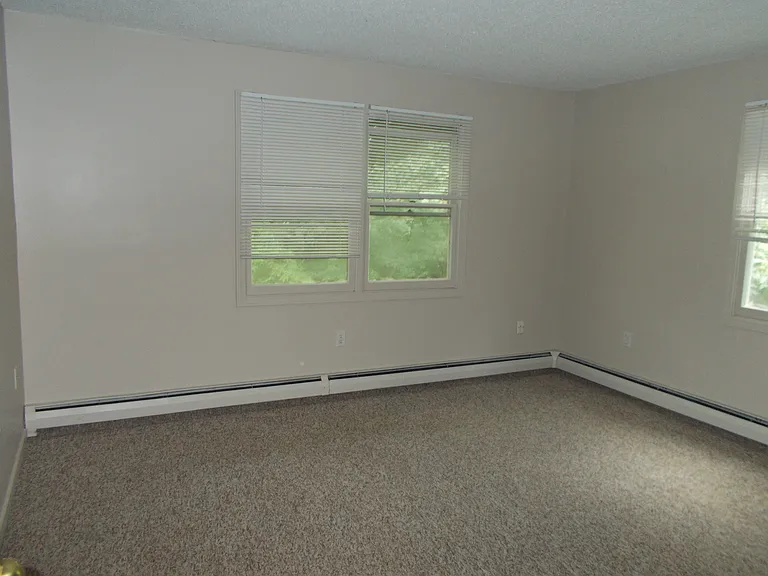 12 Saint James Pl #509 — Photo 3