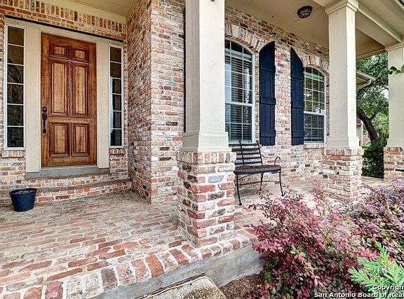 3rd image of 25918 Laurel Way
