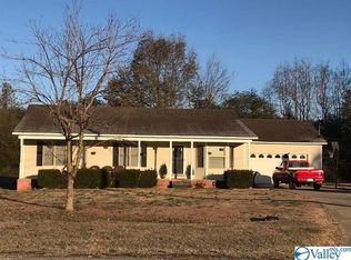 211 Jennifer Ln, Boaz, AL 35957