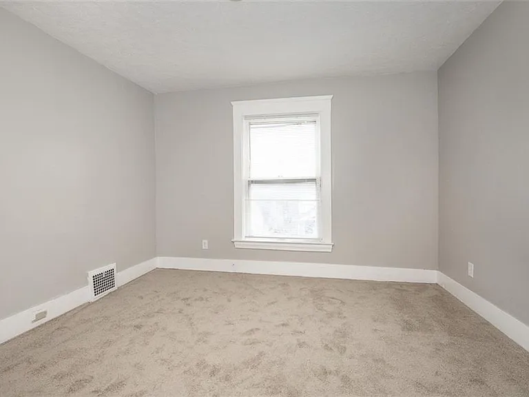 5614 Drake Ave — Photo 10