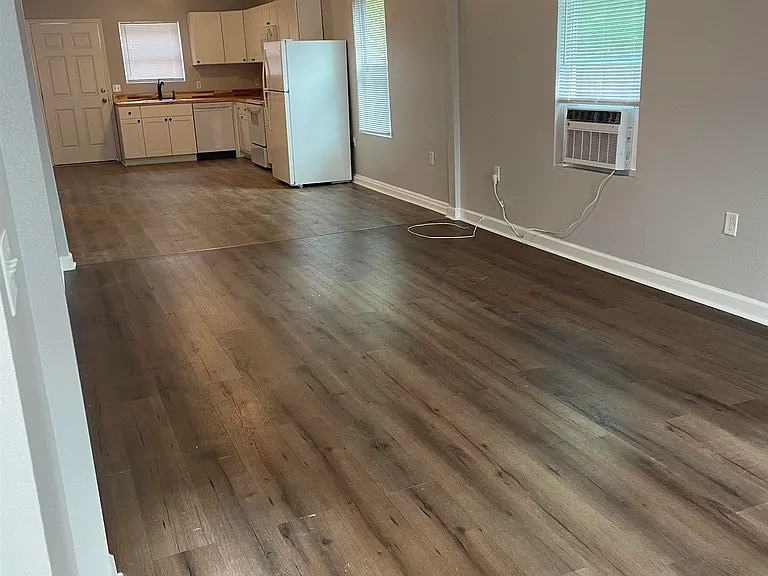 14 Blanche Ln — Photo 2