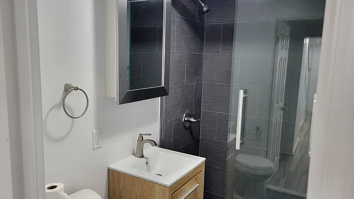Rented by Obiajula Ugbomah, LREB | media 44