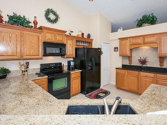 3rd image of 129 Johns Glen Dr