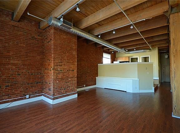 3rd image of 700 Broadway Blvd #311