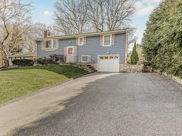 27 Lakewood Drive, Norwalk, CT 06851