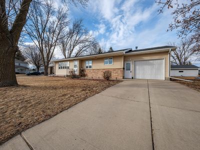 208 E Fairview Ave, Olivia, MN, 56277