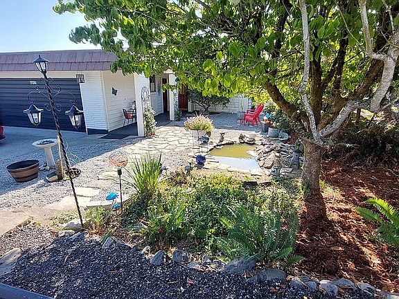 4th image of 4617 N Vassault St