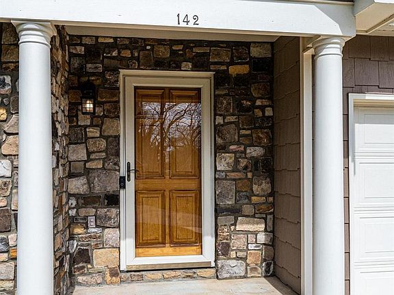 4th image of 142 39th Avenue Ct NW