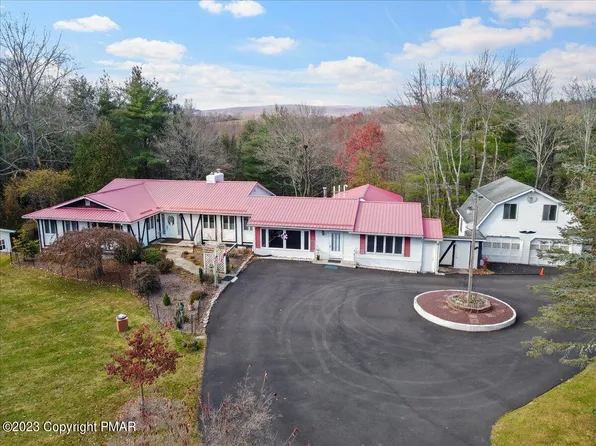 339 Stony Brook Dr, Stroudsburg, PA 18360