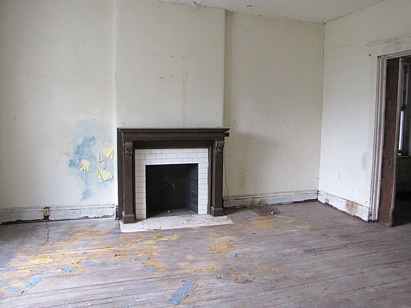 2nd image of 1424 S Floyd St