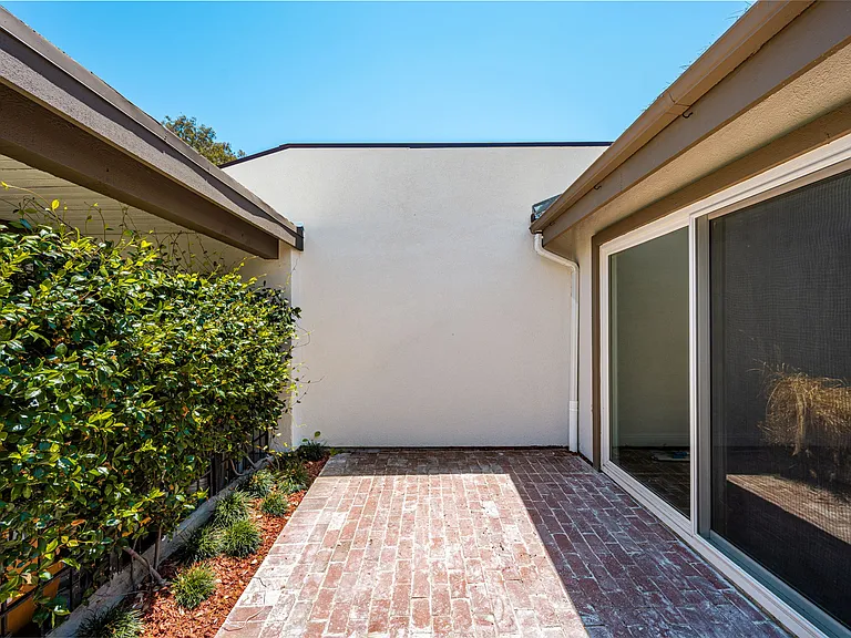 24 Redwood Tree Ln — Photo 5