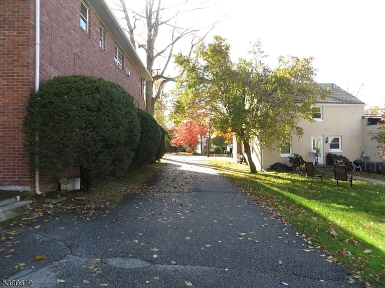 623 Bloomfield Ave #2-L — Photo 9