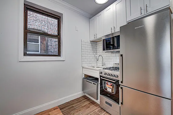 Rented by REAL New York | media 30