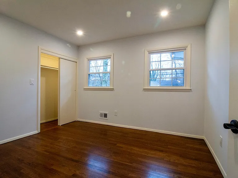4 Susan Ct — Photo 19