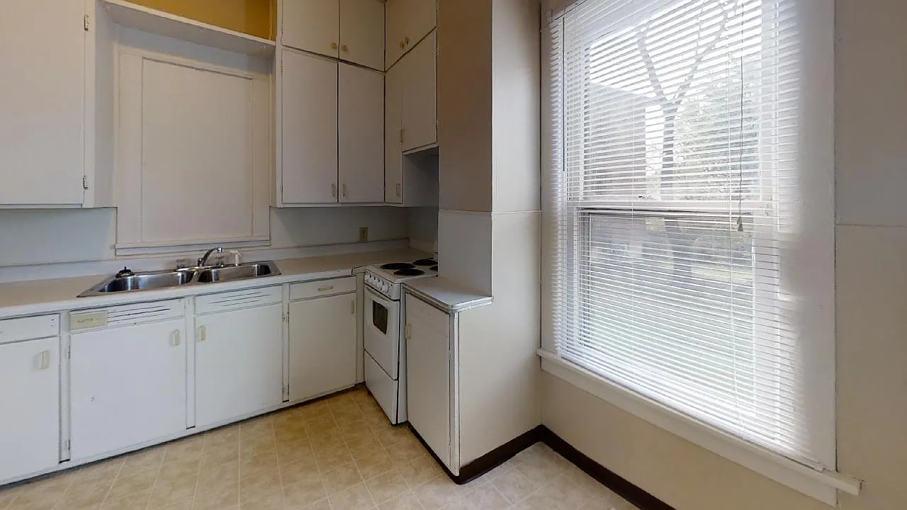 4 bed, $1,730 — Photo 3