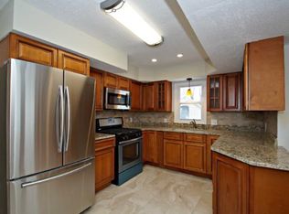 1860 McKnight Rd N, Maplewood, MN 55109