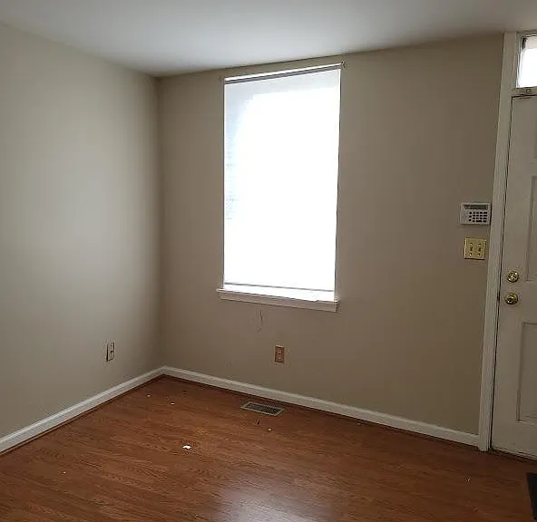 27 N Eden St — Photo 3