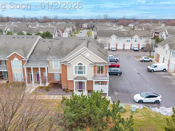 45640 Warwick Dr, Macomb, MI 48044