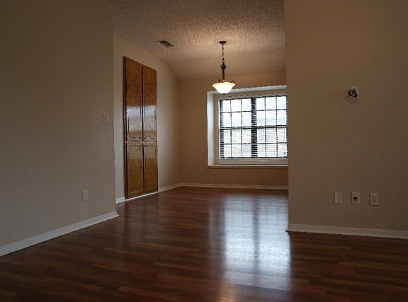 5th image of 104 Wickerwood Dr