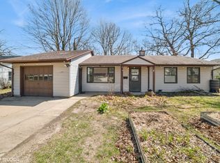 127 Tilton Park Dr, Dekalb, IL 60115