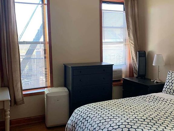 4th image of 399 Smith St #B2