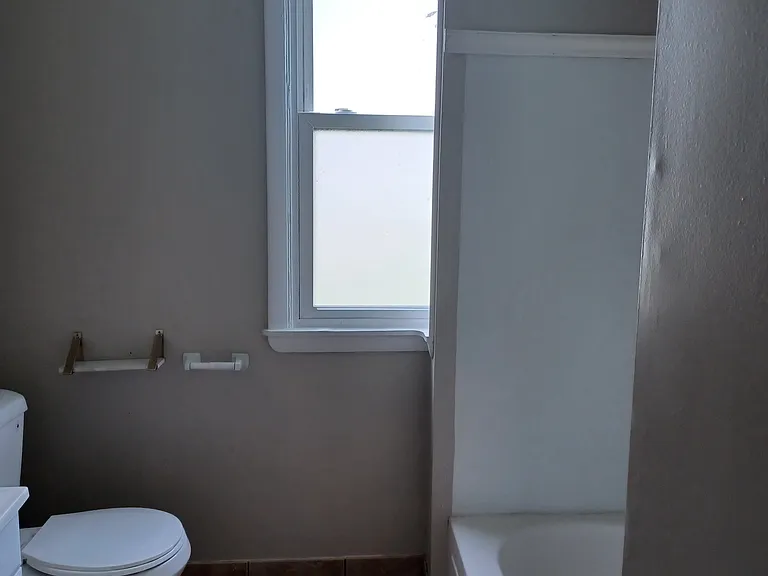 37 Fairfield St #2 — Photo 5