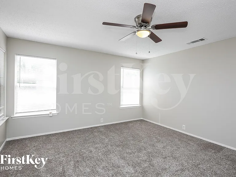 820 Monette Dr — Photo 9