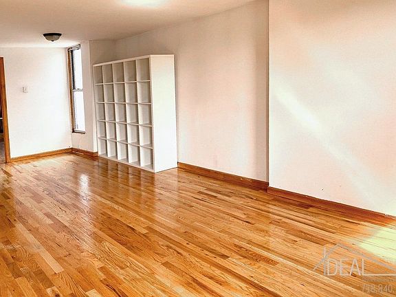 2nd image of 711 Union St APT 4