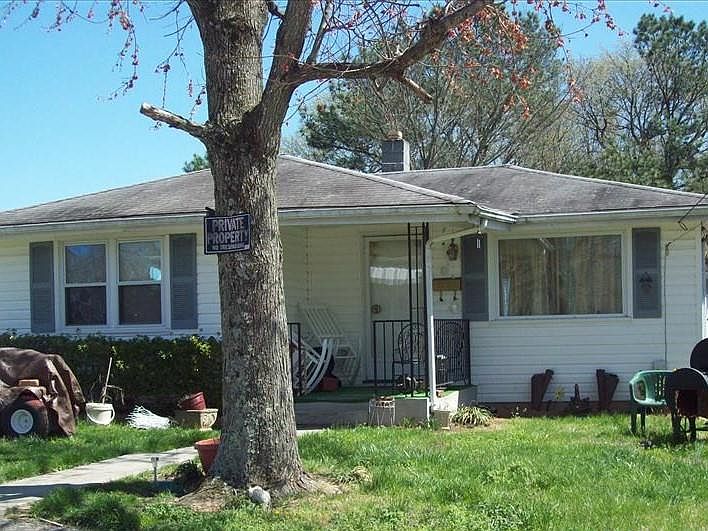 1st image of 115 W Stephens St