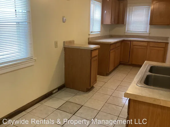 3177 N 38th St, Milwaukee, WI 53216