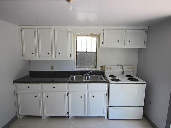 4th image of 704 Avenue A