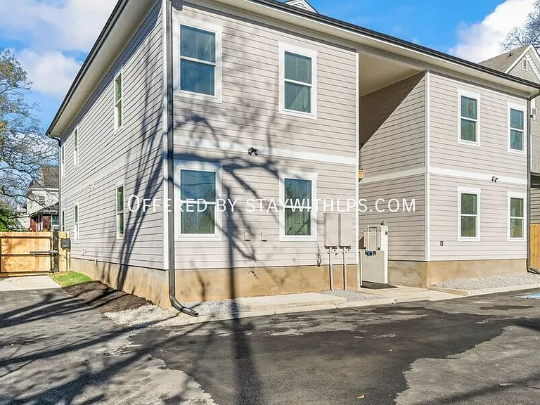 1571 Court Ave #102 — Photo 37