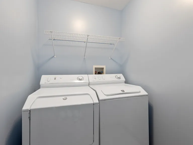 9861 Thornton Way — Photo 15