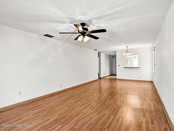 4th image of 744 Palm Springs Cir