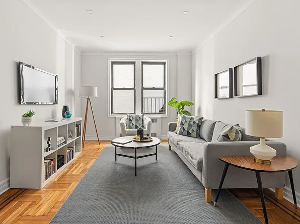 657 E 26th St APT 2T, Brooklyn, NY 11210