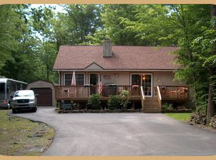 1005 Deerfield Dr, Newfoundland, PA 18445