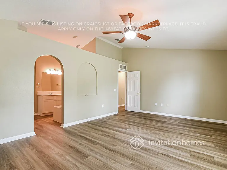 688 Red Pepper Loop — Photo 9