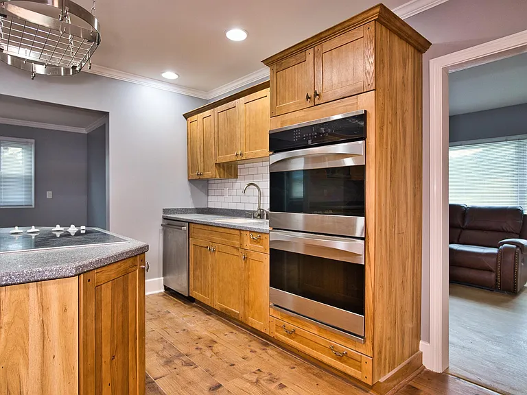 2753 Pleasant St #1 — Photo 4